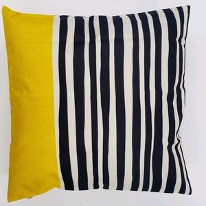 NWT 18×18 Pillow covering